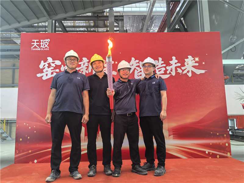 熱烈慶祝佛山天玻1號(hào)窯爐點(diǎn)火投產(chǎn)!